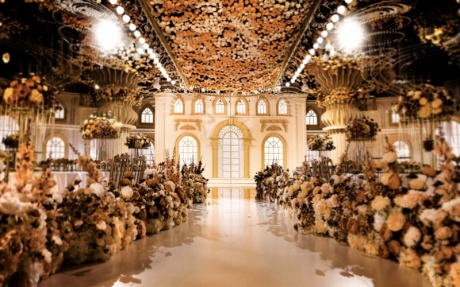 香榭丽 [ 最大42桌 · 高5.0m · 2个柱子 · 长方形 · 低消2388 ]